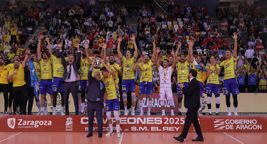CV Guaguas revalida en Zaragoza su título de campeón de Copa del Rey