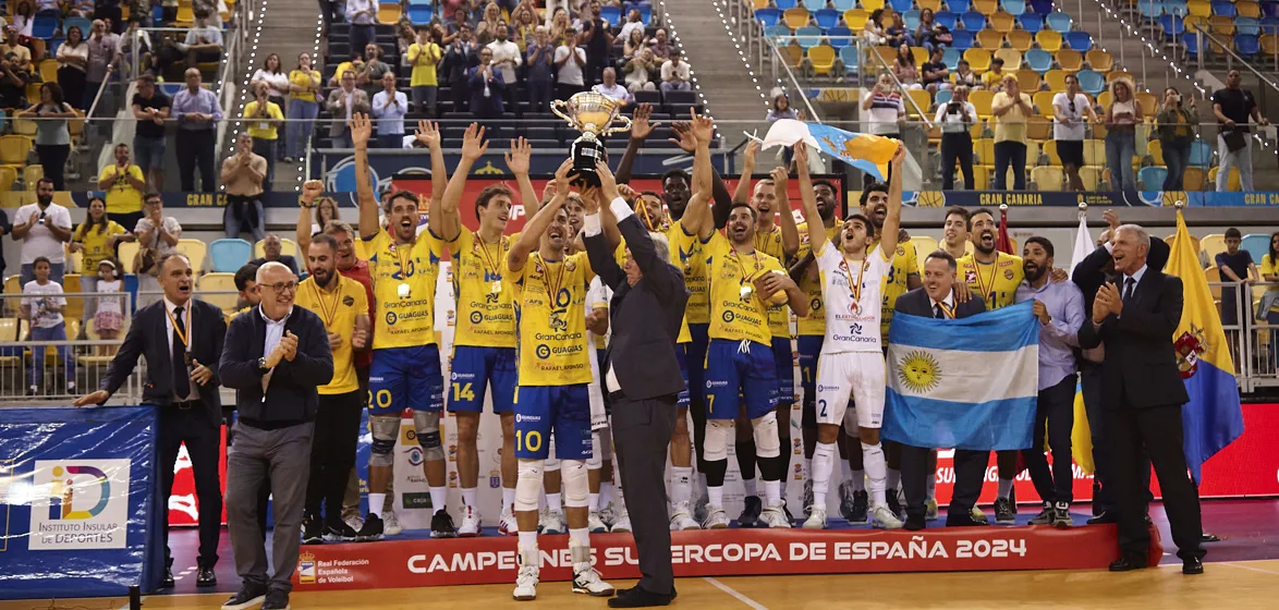 CV Guaguas encadena su segunda Supercopa consecutiva